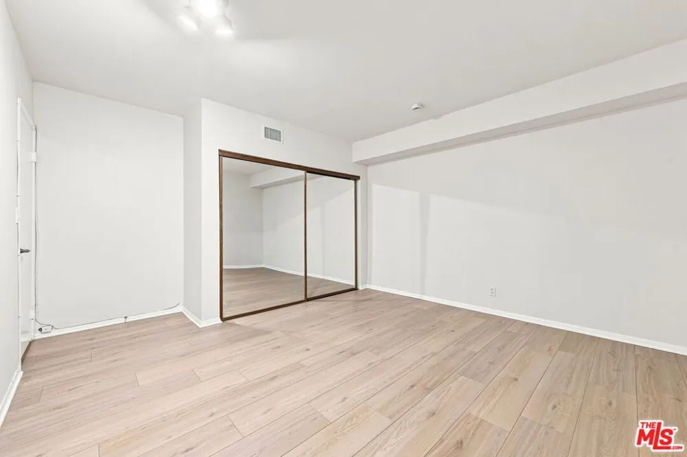 21801 Burbank Boulevard #83 Los Angeles, CA 91367