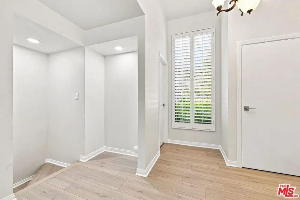 21801 Burbank Boulevard #83 Los Angeles, CA 91367