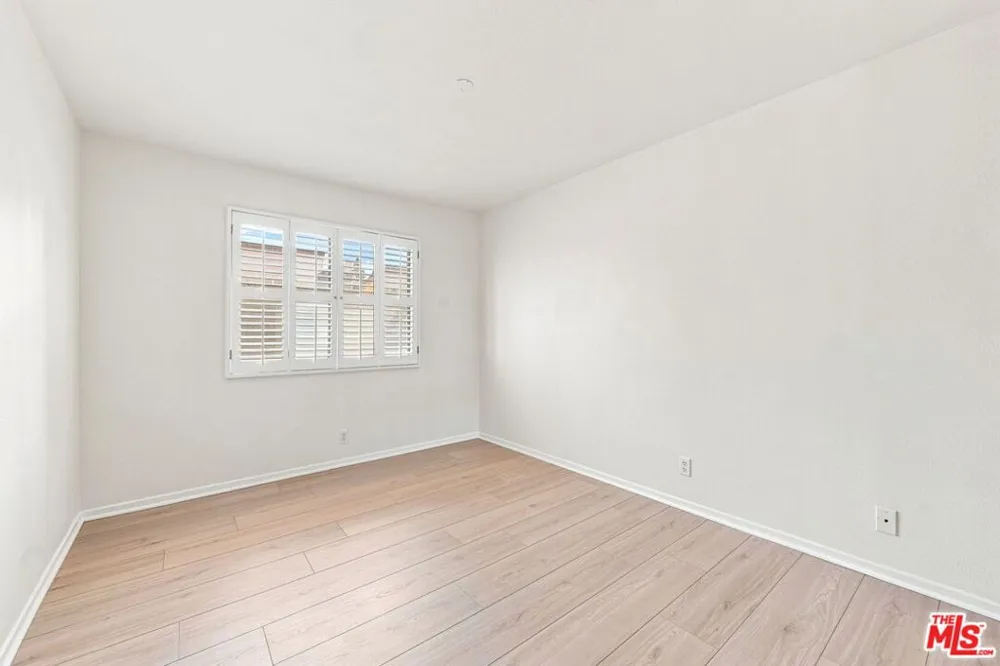 21801 Burbank Boulevard #83 Los Angeles, CA 91367