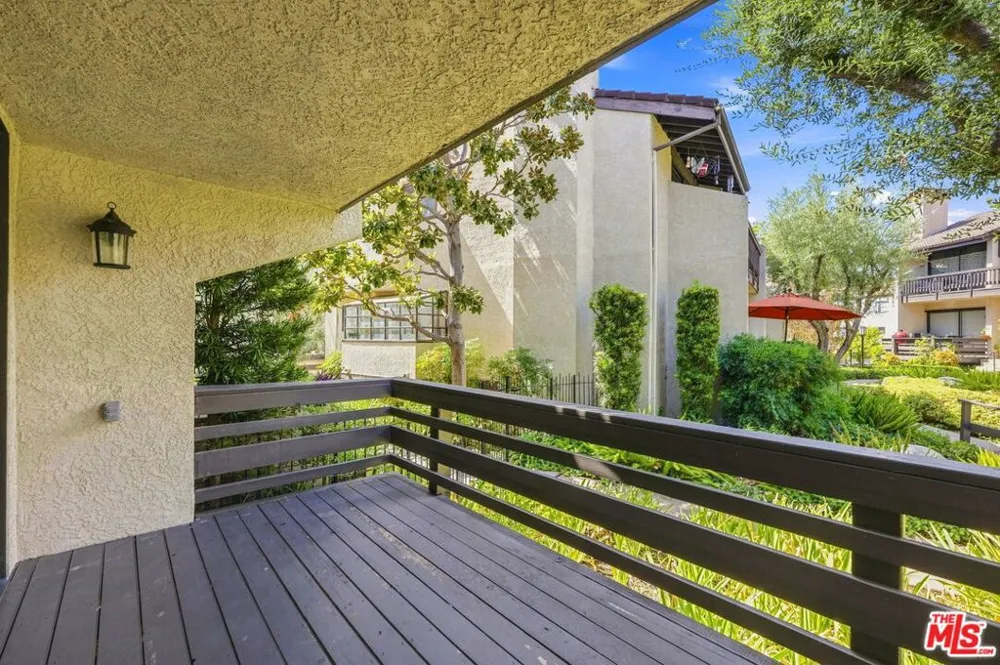21801 Burbank Boulevard #83 Los Angeles, CA 91367