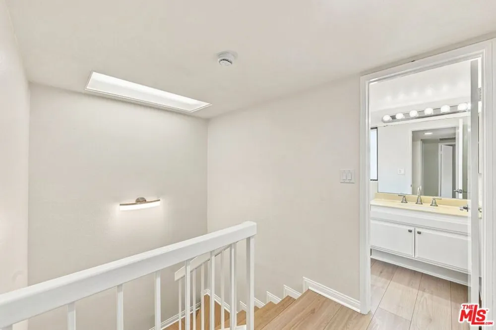 21801 Burbank Boulevard #83 Los Angeles, CA 91367