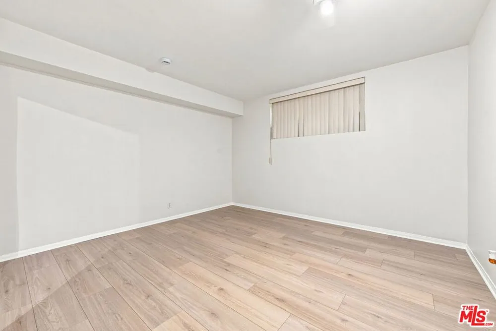 21801 Burbank Boulevard #83 Los Angeles, CA 91367