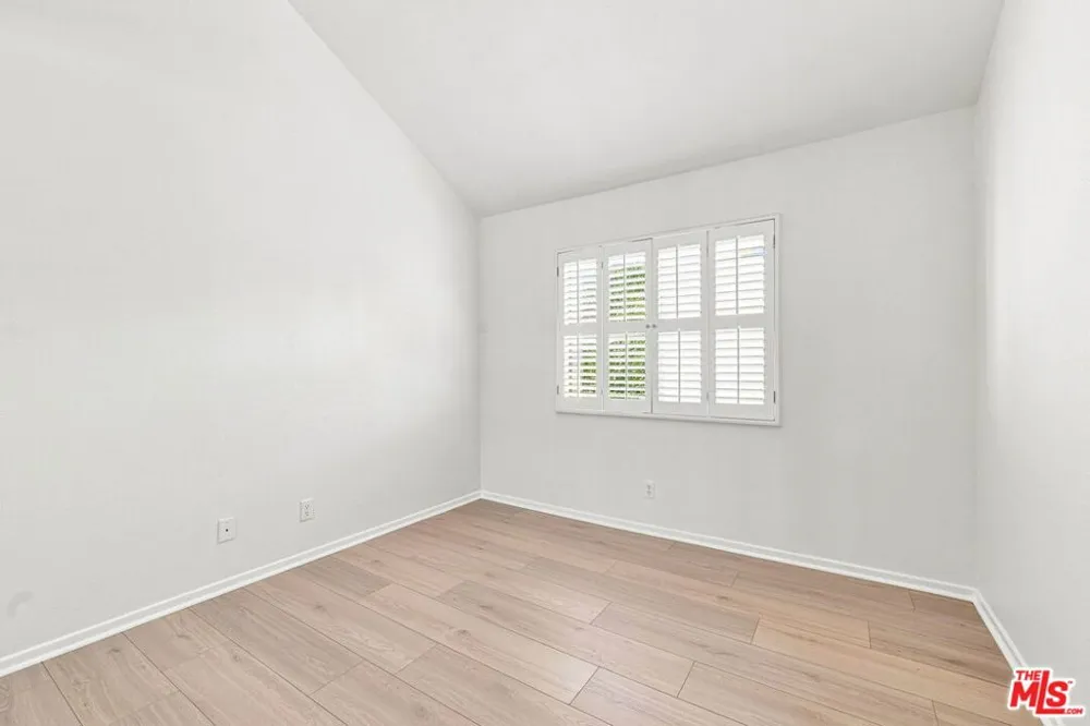 21801 Burbank Boulevard #83 Los Angeles, CA 91367