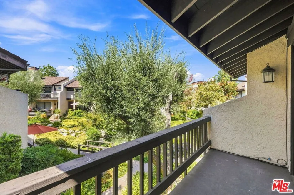 21801 Burbank Boulevard #83 Los Angeles, CA 91367