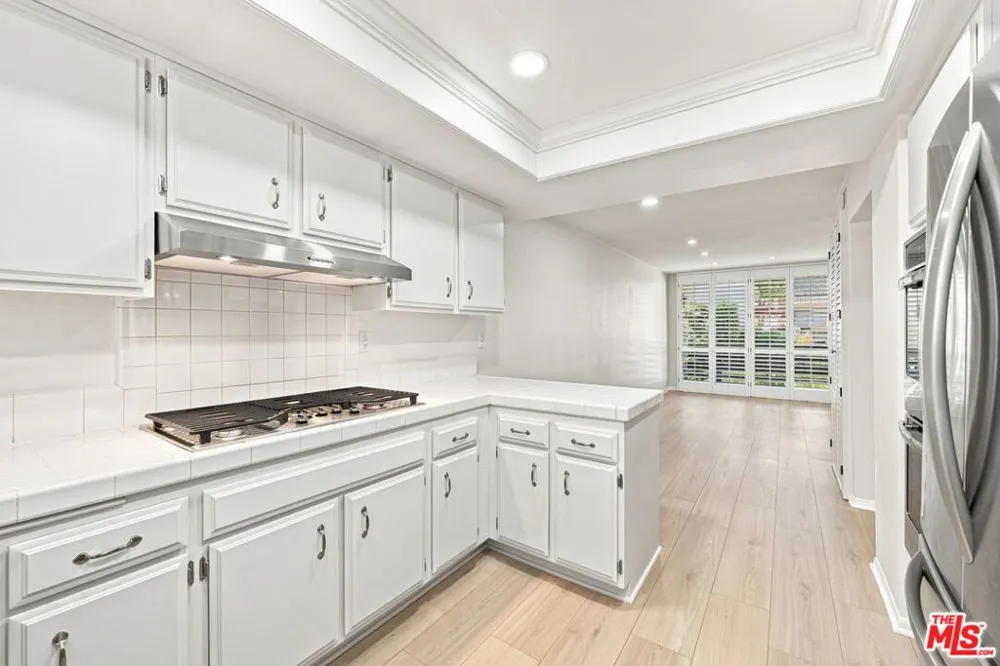 21801 Burbank Boulevard #83 Los Angeles, CA 91367
