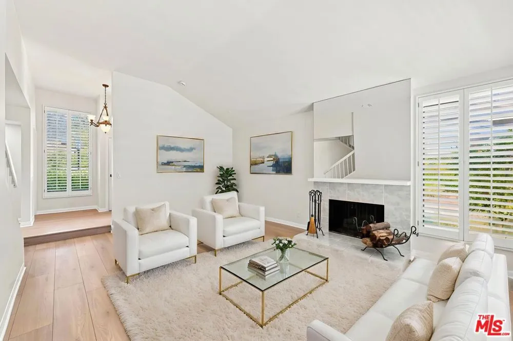 21801 Burbank Boulevard #83 Los Angeles, CA 91367