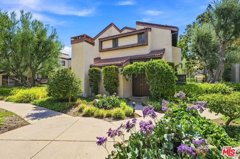 21801 Burbank Boulevard #83 Los Angeles, CA 91367