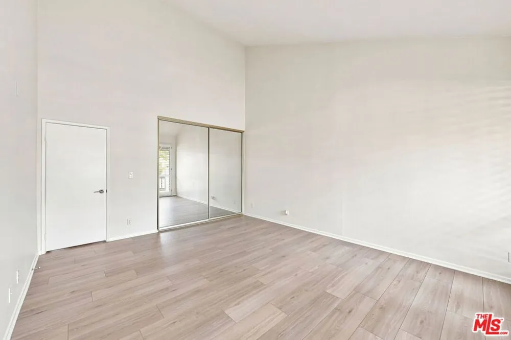 21801 Burbank Boulevard #83 Los Angeles, CA 91367