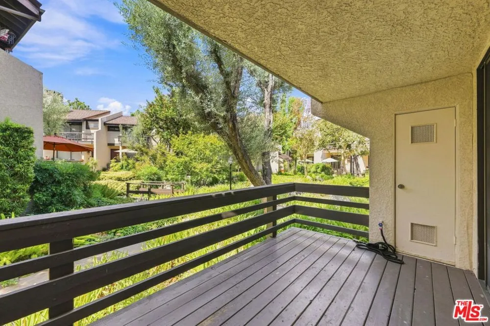 21801 Burbank Boulevard #83 Los Angeles, CA 91367