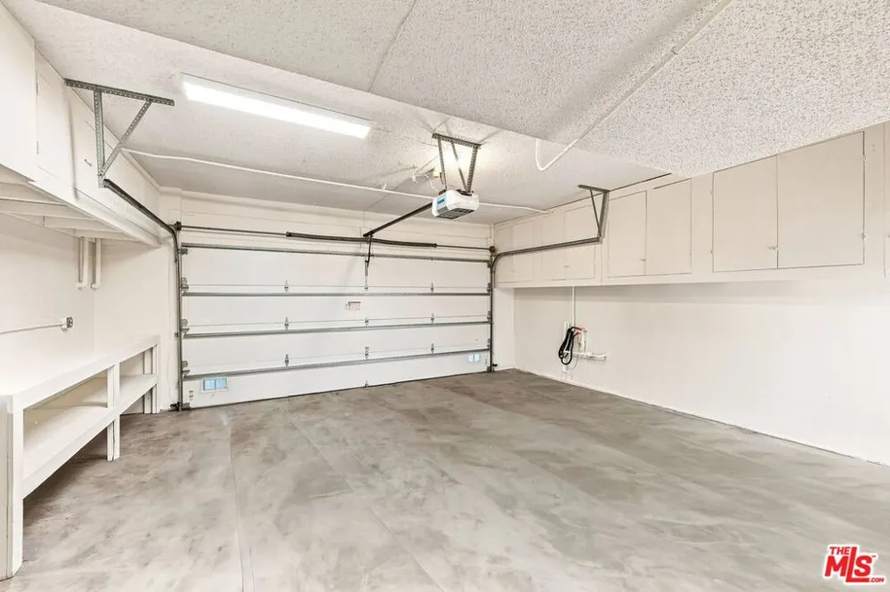21801 Burbank Boulevard #83 Los Angeles, CA 91367