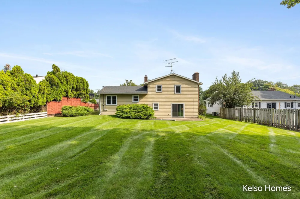 1704 Millbank Street SE Grand Rapids, MI 49508
