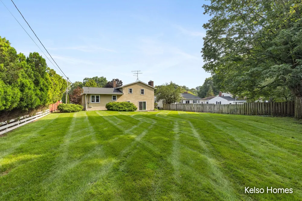 1704 Millbank Street SE Grand Rapids, MI 49508