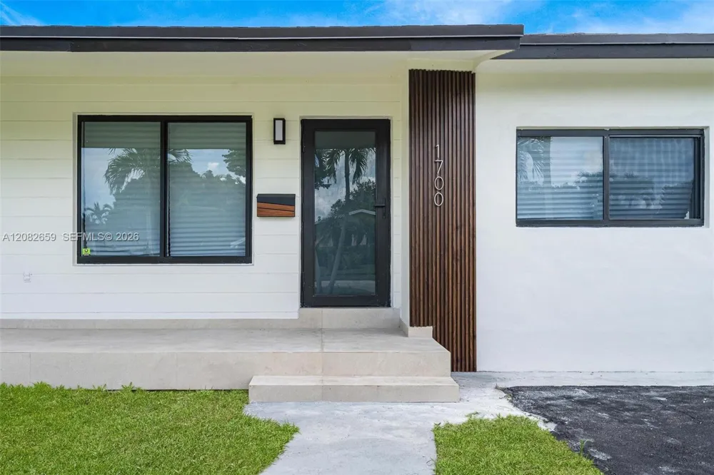 1700 SW 71st Ct Miami, FL 33155