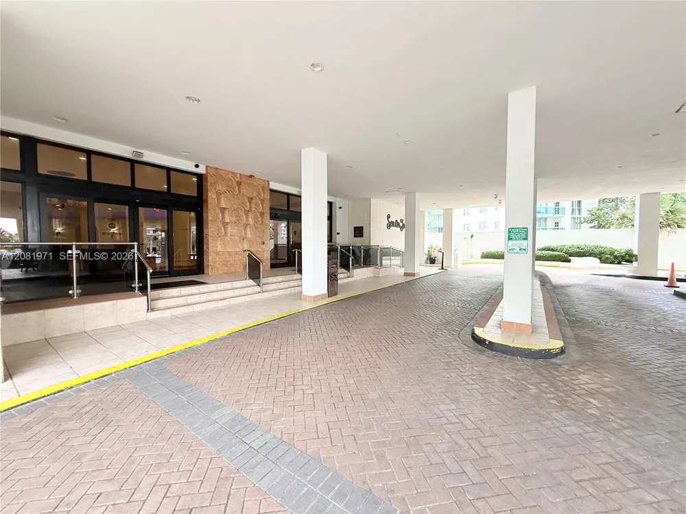 3725 S Ocean Dr #423 Hollywood, FL 33019