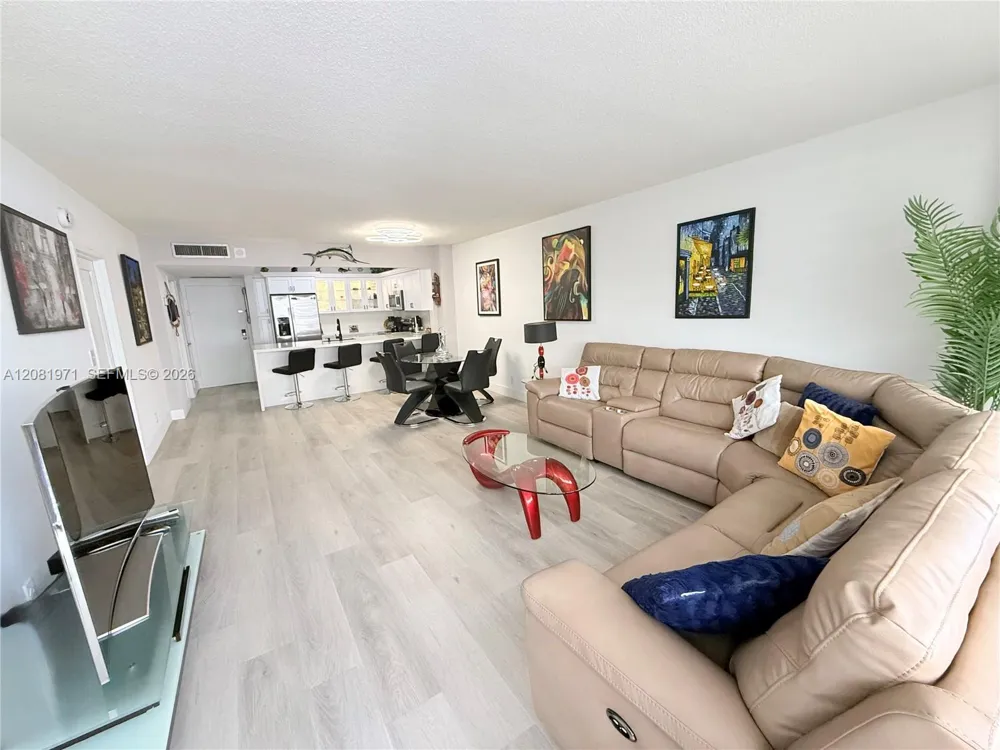 3725 S Ocean Dr #423 Hollywood, FL 33019