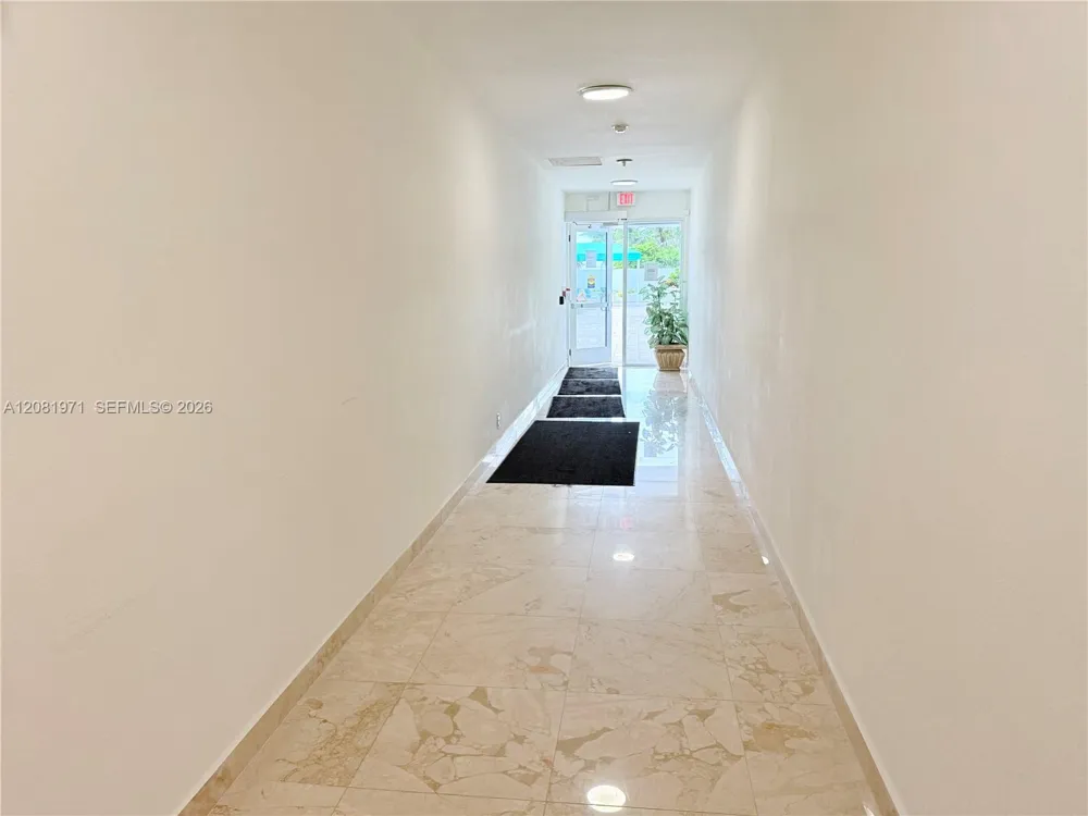 3725 S Ocean Dr #423 Hollywood, FL 33019
