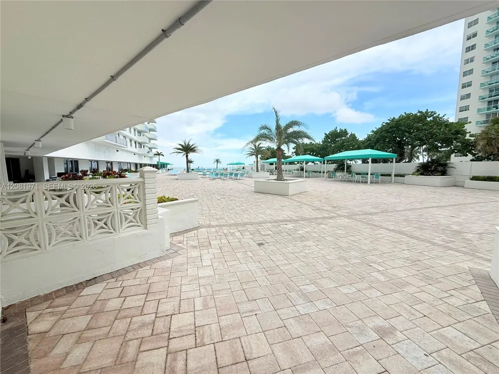 3725 S Ocean Dr #423 Hollywood, FL 33019
