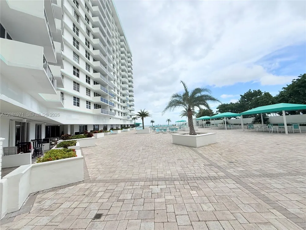 3725 S Ocean Dr #423 Hollywood, FL 33019