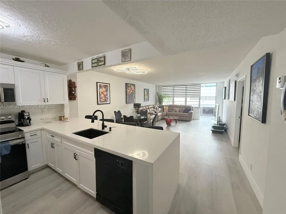 3725 S Ocean Dr #423 Hollywood, FL 33019