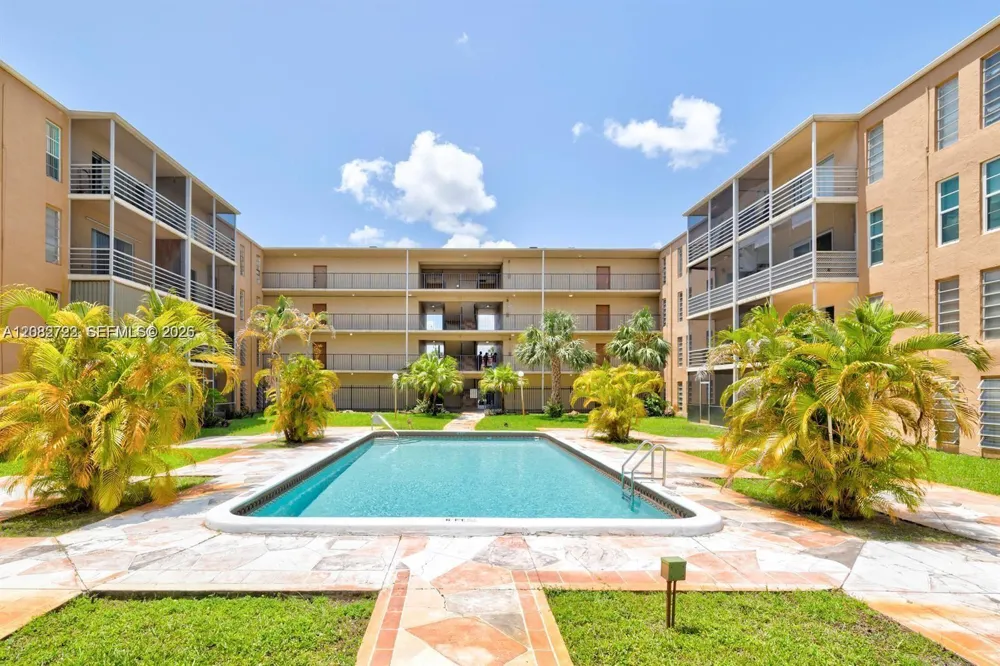 4848 NW 24th Ct #203 Lauderdale Lakes, FL 33313