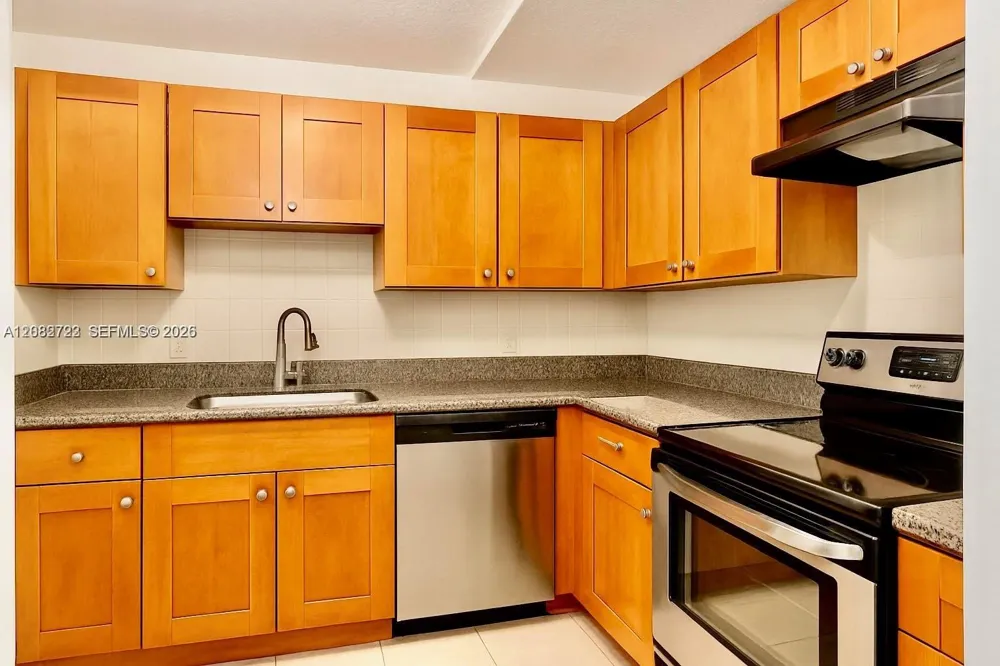 4848 NW 24th Ct #203 Lauderdale Lakes, FL 33313