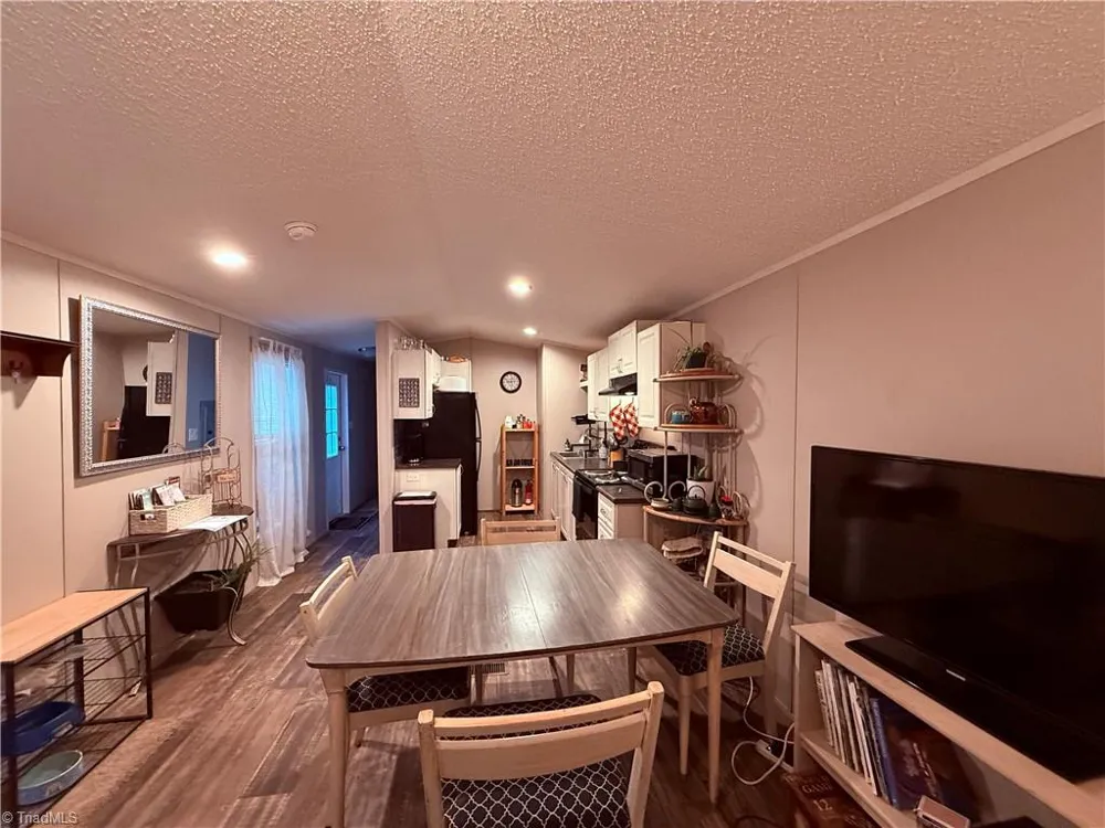2828 E Pine Street Mount Airy, NC 27030