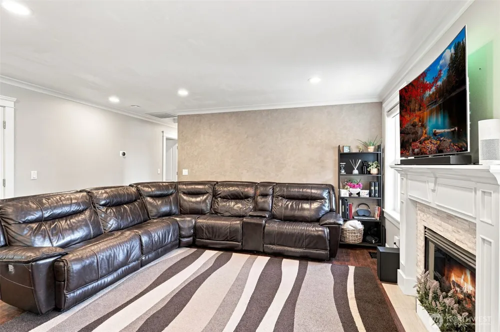 211 S 78th Street Tacoma, WA 98408