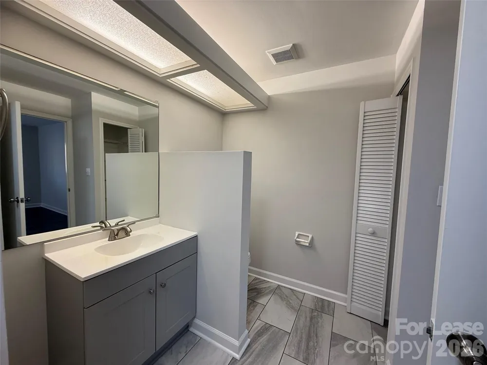 1855 J Julian Lane #Apt E Charlotte, NC 28208