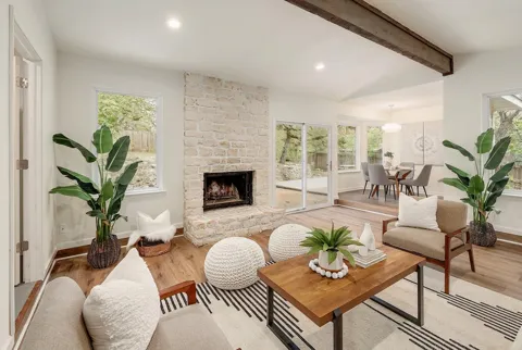 8304 Moccasin Path