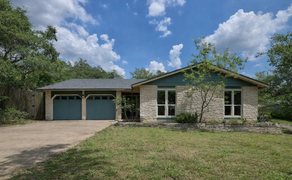 8304 Moccasin Path Austin, TX 78736