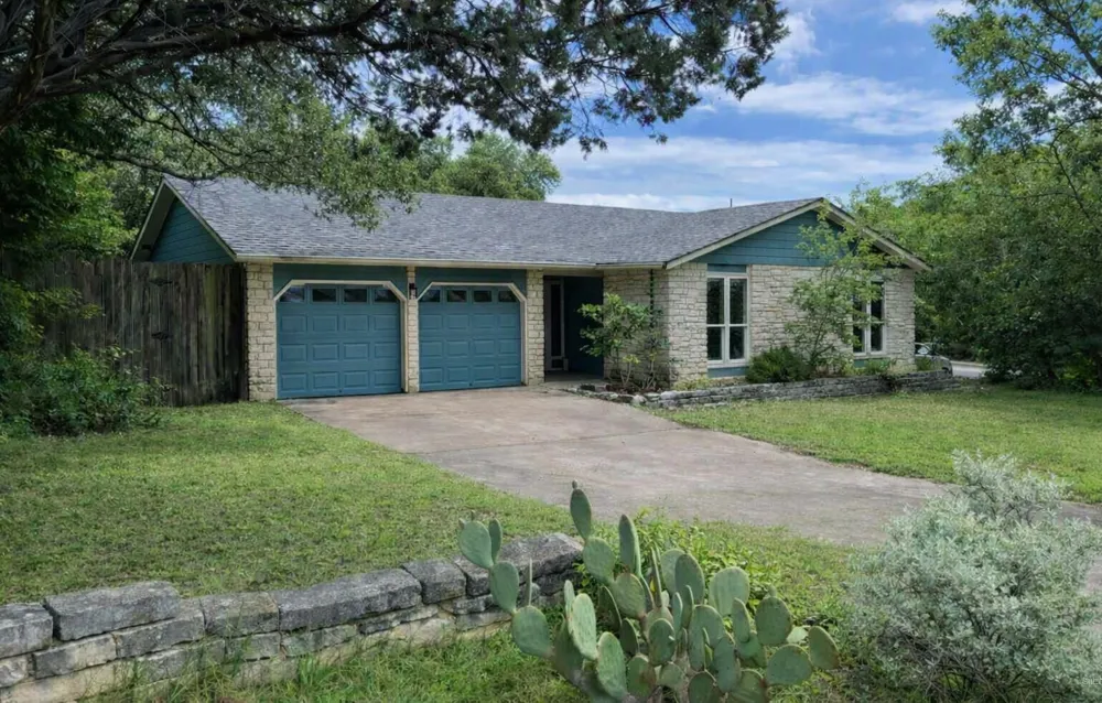 8304 Moccasin Path Austin, TX 78736