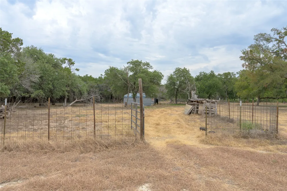 1100 Ramms Drive Florence, TX 76527