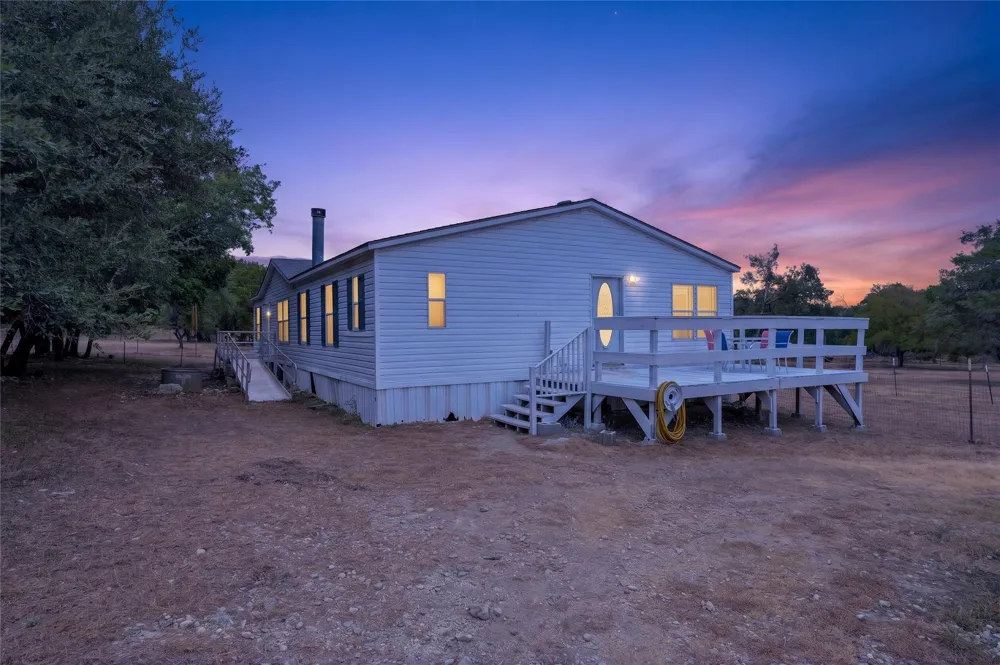 1100 Ramms Drive Florence, TX 76527