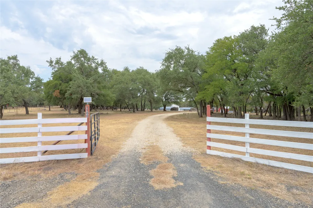 1100 Ramms Drive Florence, TX 76527