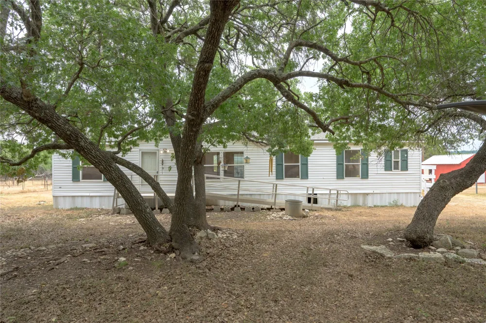 1100 Ramms Drive Florence, TX 76527