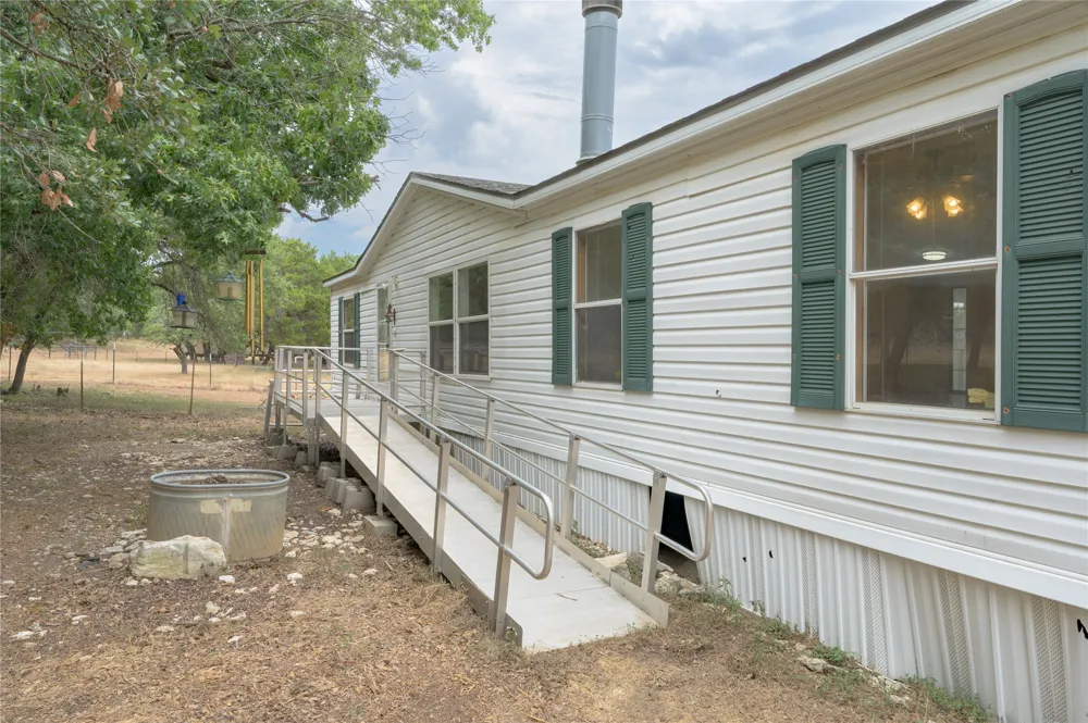 1100 Ramms Drive Florence, TX 76527