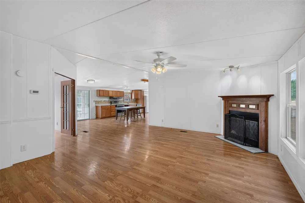 1100 Ramms Drive Florence, TX 76527