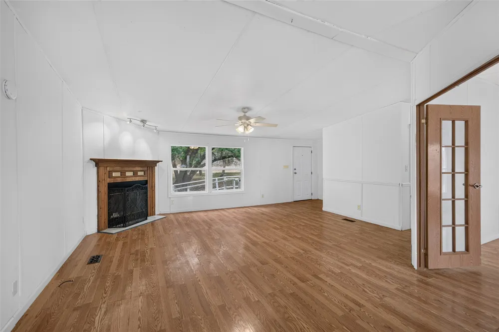 1100 Ramms Drive Florence, TX 76527
