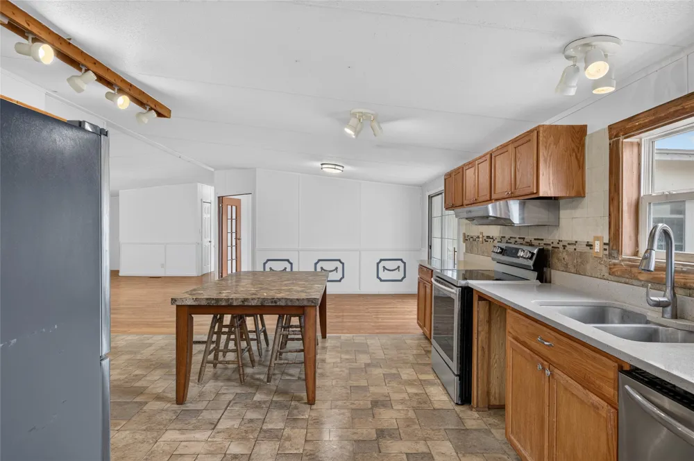1100 Ramms Drive Florence, TX 76527