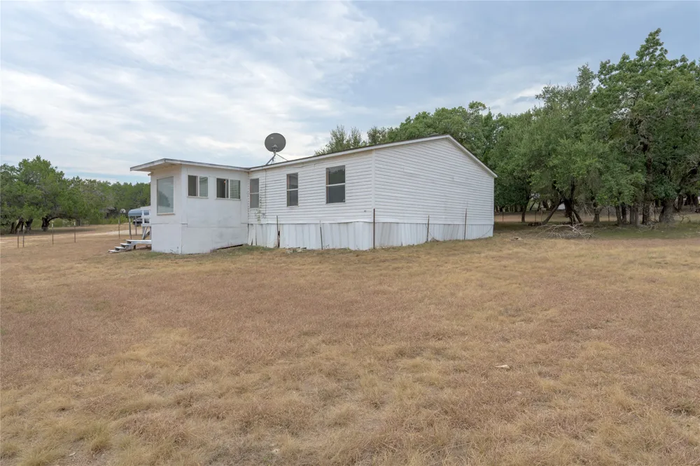 1100 Ramms Drive Florence, TX 76527