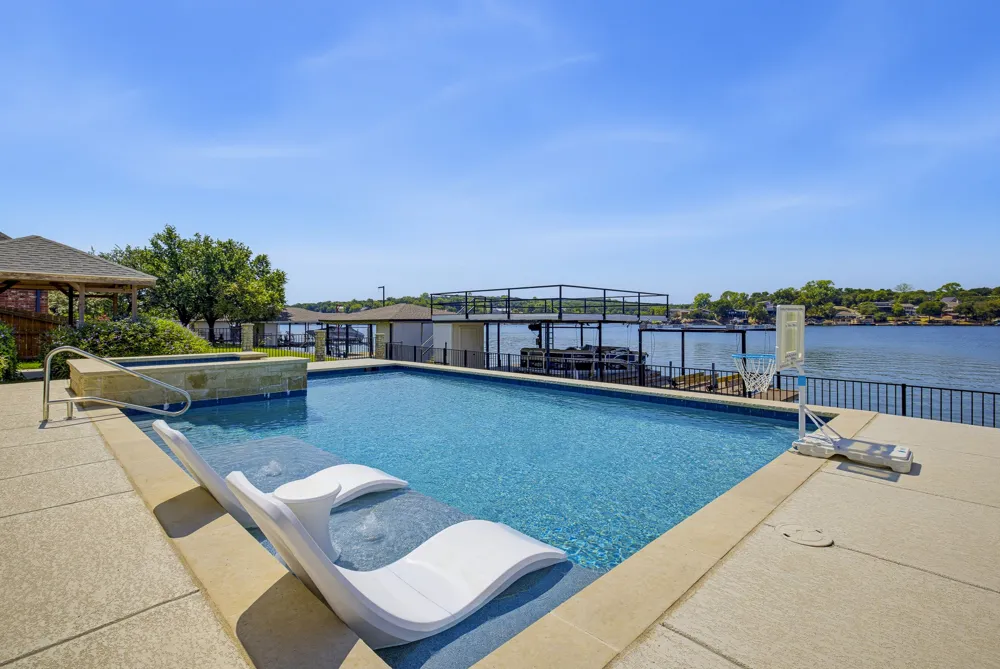 2326 River Road Granbury, TX 76048