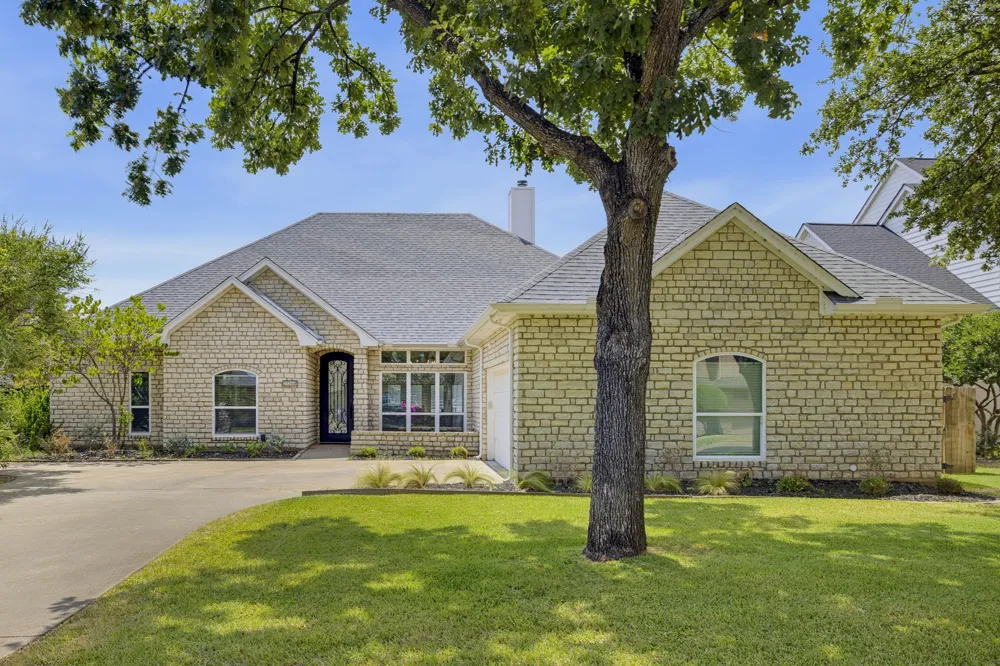 2326 River Road Granbury, TX 76048