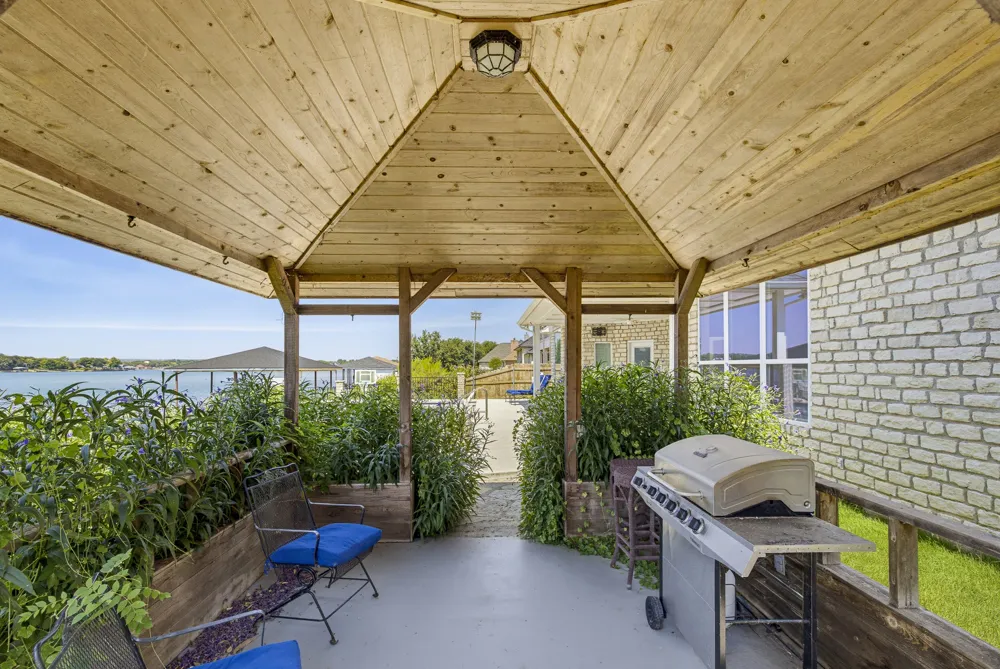 2326 River Road Granbury, TX 76048