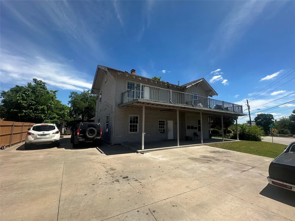 431 E 8th Street #C Dallas, TX 75203