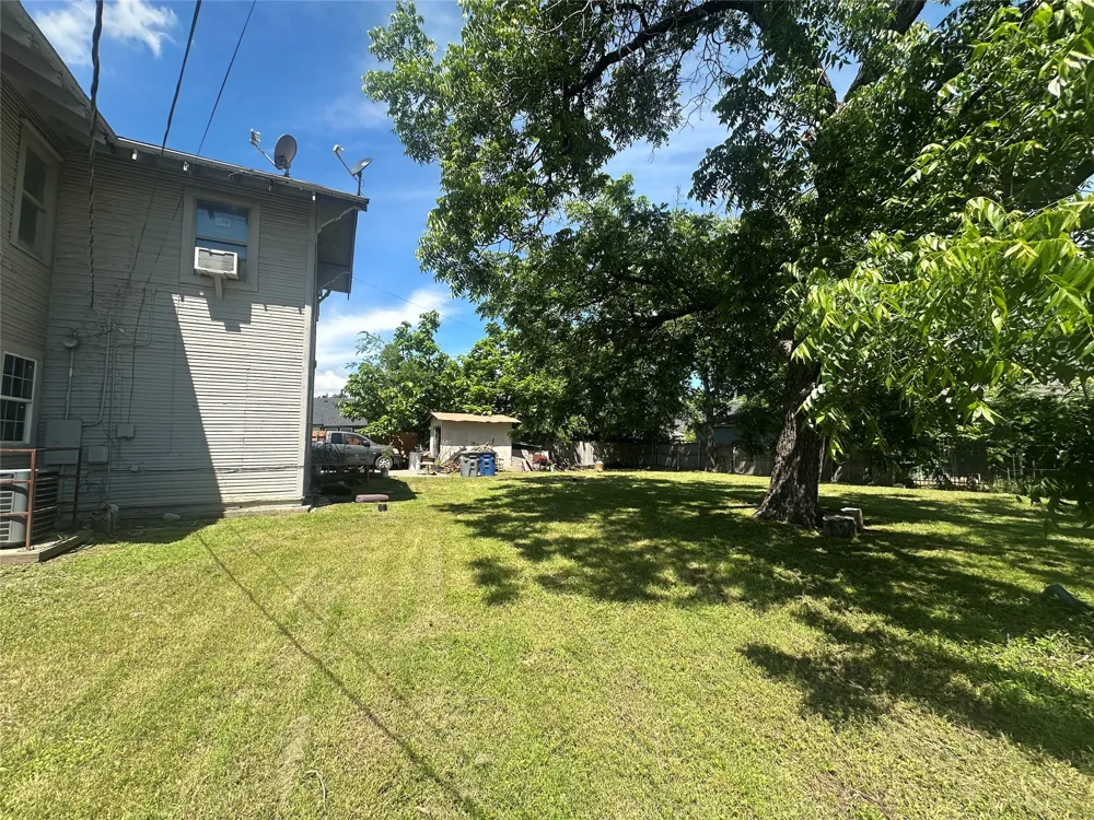 431 E 8th Street #C Dallas, TX 75203