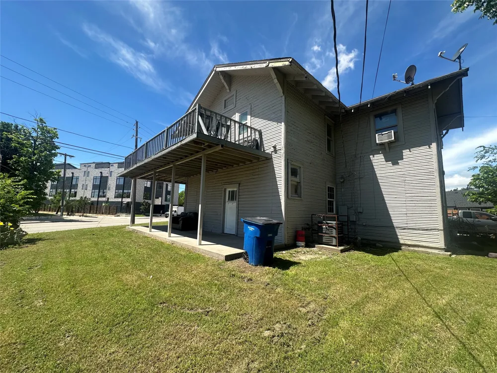 431 E 8th Street #C Dallas, TX 75203