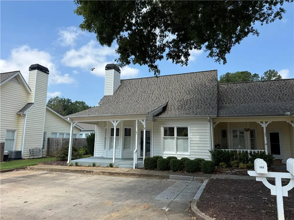 183 Victoria Way Roswell, GA 30075