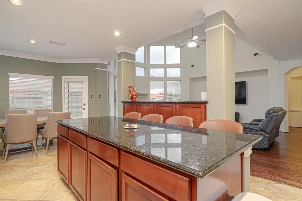 1904 Keswick Court Pearland, TX 77581