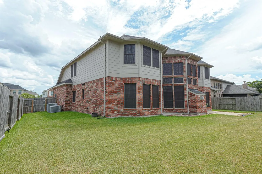 1904 Keswick Court Pearland, TX 77581