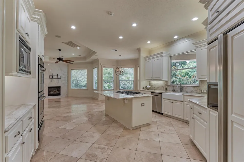 94 E Bracebridge Circle The Woodlands, TX 77382